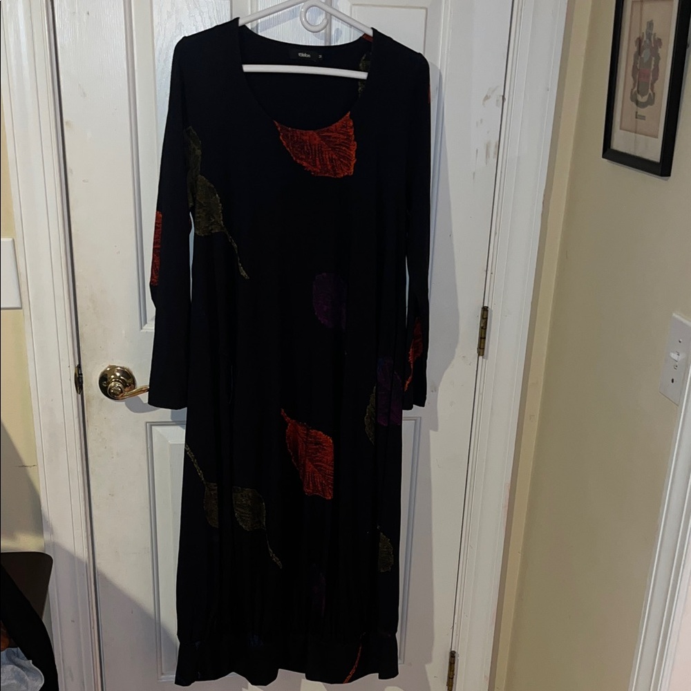 ralston Chic Long Sleeve Dress with Leaf Accents